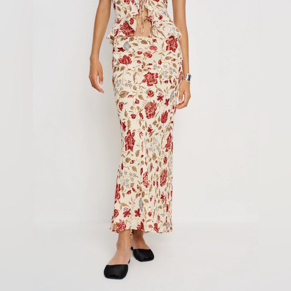 NWT Reformation Layla Skirt in Gwendoline